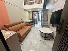 深圳宝安马安山万科星城 复式两房出租 随时看房 停车方便 通燃气 有阳台出租房源真实图片