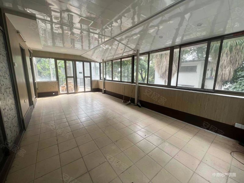 华侨新村独栋别墅,花园280平可停6台车,适合自住适合做餐饮