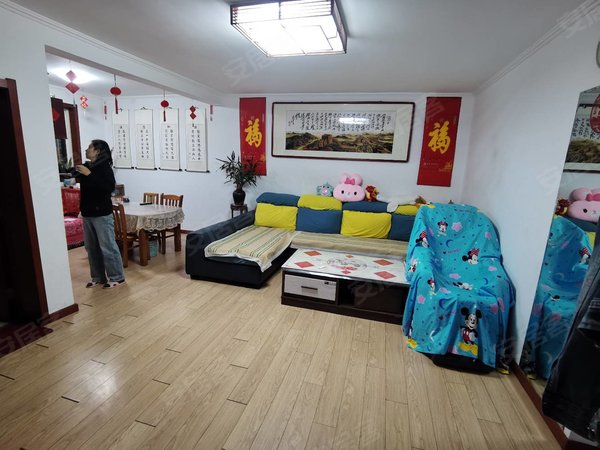 青岛平度李园北关小区(平度)北关小区,人民医院西50米,带储藏室,家具