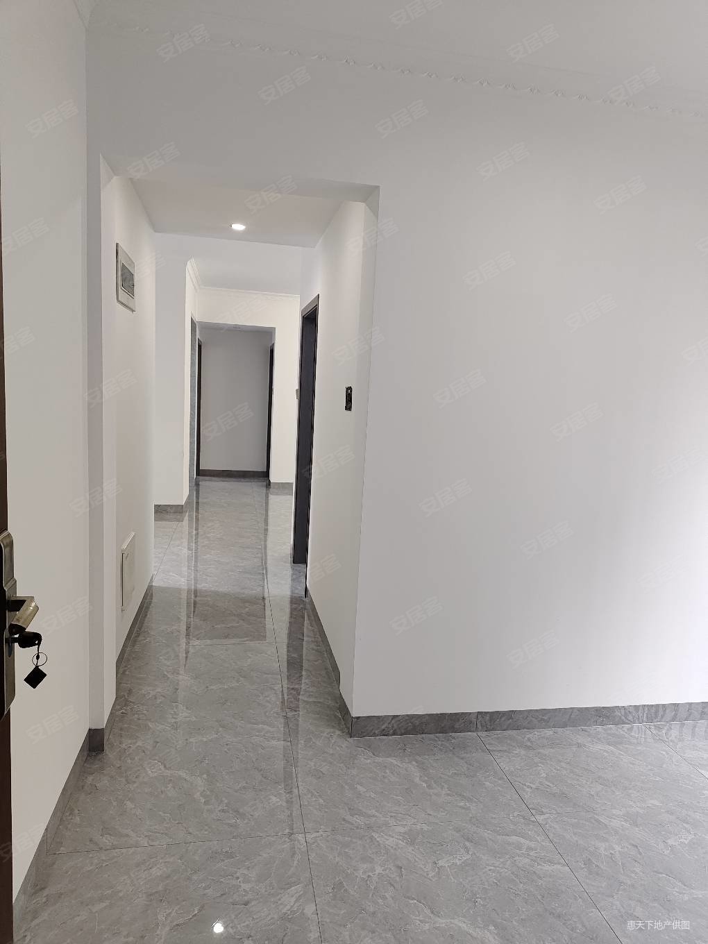 德润天峰南北通透的3房2厅精装修出租