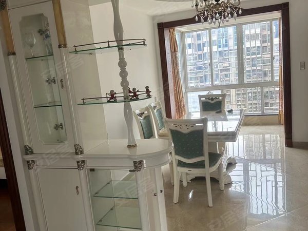 福州连江县城凯旋公馆a区凯旋公馆 精装4室  电梯房 精装修  拎包入住