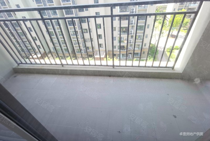 出行方便 商品住宅,上品花园二手房,275万,4室2厅,2卫,137平米-无锡