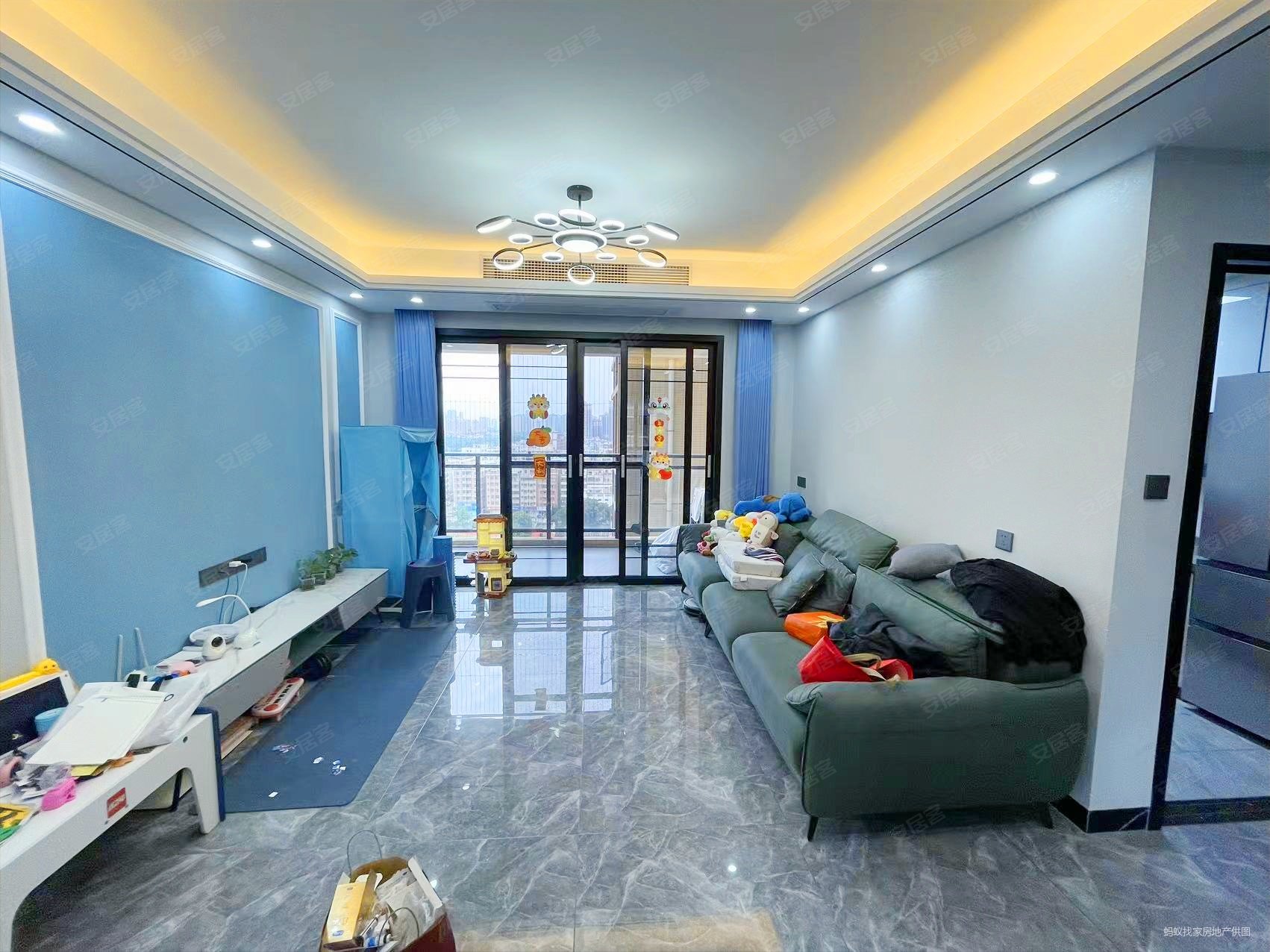 一城悦府,精装4房,急出100万,新装修,入户方正,保养好!