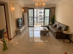 汕头濠江濠江城区外滩湾中层,全套齐全拎包入住,大阳台西南方向,有钥匙,可短租出租房源真实图片