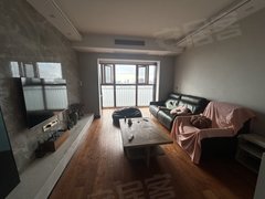 钟祥钟祥城区钟祥市区湖锦国际豪装，拎包入住，采光好，有位置停车出租房源真实图片