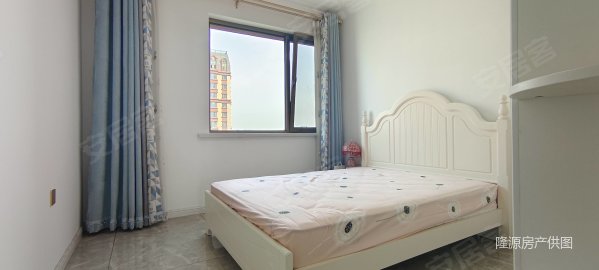 明湖公馆3室2厅2卫139.9㎡南北83万