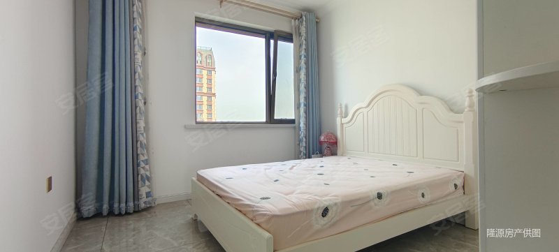 明湖公馆3室2厅2卫139.9㎡南北83万