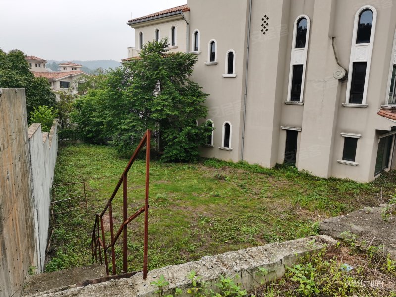 中信山语湖别墅超大花园1300方依山望湖景观