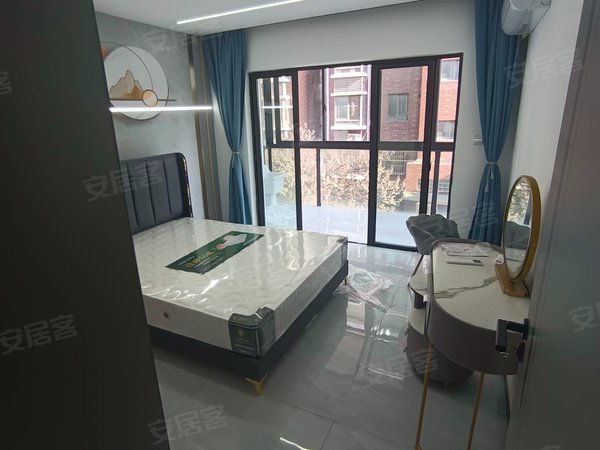 嘉和景苑 两室一厅 可整可分 两房朝南 已通燃气 可办车位