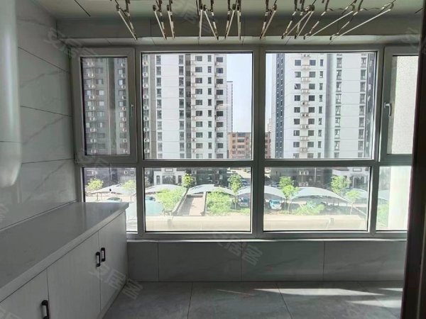 文津花园精装两室家电齐全拎包入住临近省医院万达