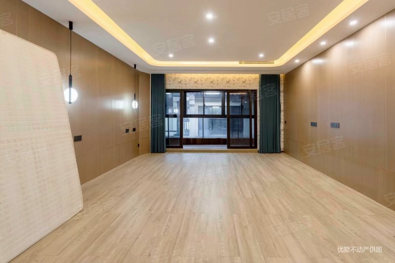 御府 出行方便 南北通透  独立别墅 有电梯 五个车位