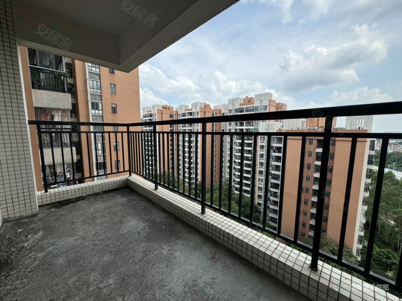 学府花园 有电梯 朝南 双卫生间 小区新 中间楼层采光好