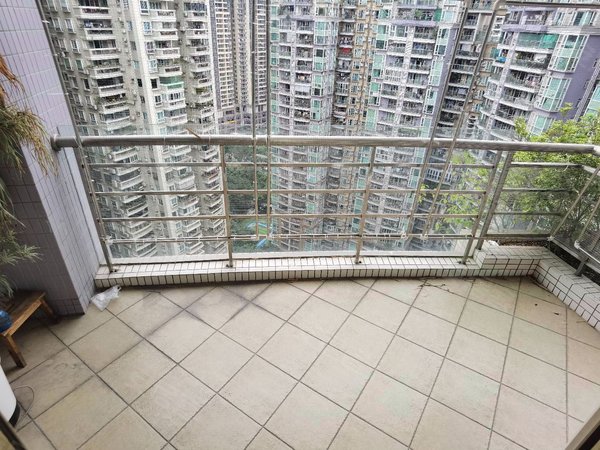 广州越秀中山路富力东堤湾富力东堤湾精装修三房两卫出租,随时看房