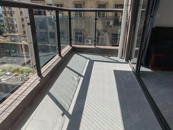 深圳宝安石岩艾美特人才公寓艾美特人才公寓,4房2厅2卫3阳台 精装空房