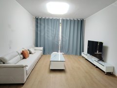 张家港杨舍杨舍中心翡翠公馆 洋房 精装四房 家电全 随时看房 有钥匙出租房源真实图片