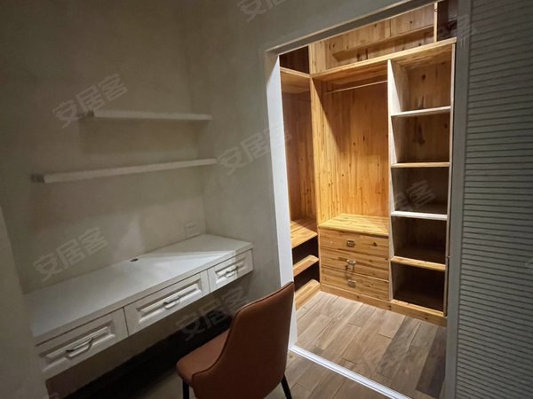 海宁长安镇农发区御景苑新年好房长安修川公园旁大平层三房二卫电梯房精装领包入住出租房源真实图片