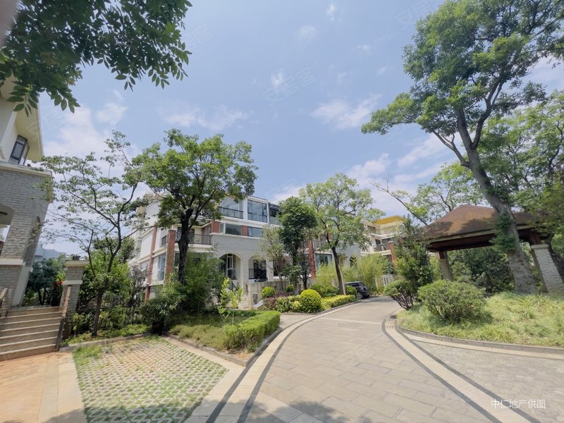 房产网>昆明二手房>西山二手房>滇池度假区二手房>海埂明珠观海别墅>