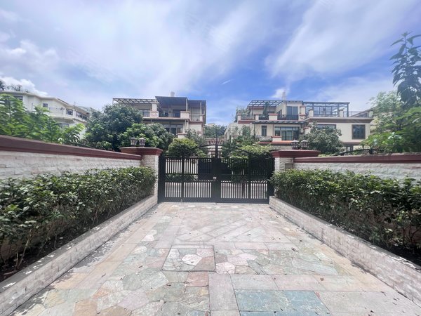 广州广州周边佛山雅居乐雍景豪园(别墅)这套别墅保养真的太好了 有5房