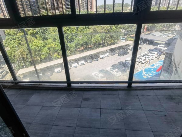 横岗租房,水晶之城,荷坳地铁站,复式三房两厅两卫出租,带电梯,龙岗