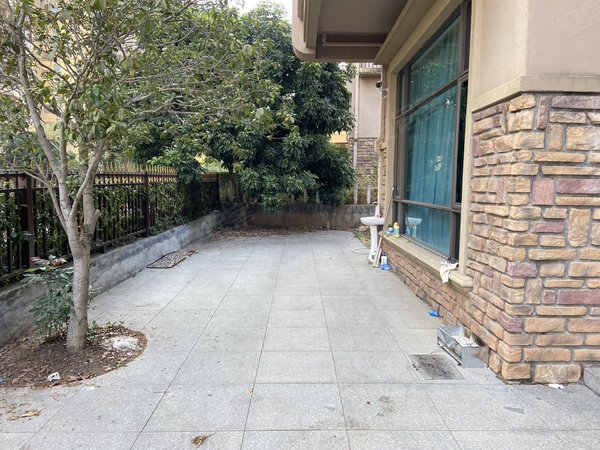 梧州苍梧苍梧城区碧桂园凤凰城碧桂园整栋别墅5房出租,免费停车专属车位,随时看房出租房源真实图片