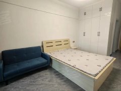 黄淮学院旁 精装公寓拎包入住   年租价位还可以优惠