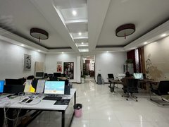 驻马店驿城大商新玛特玖隆茂旁，市中心，有大暖，顶楼复式，商用适合做办事处抖音商用出租房源真实图片