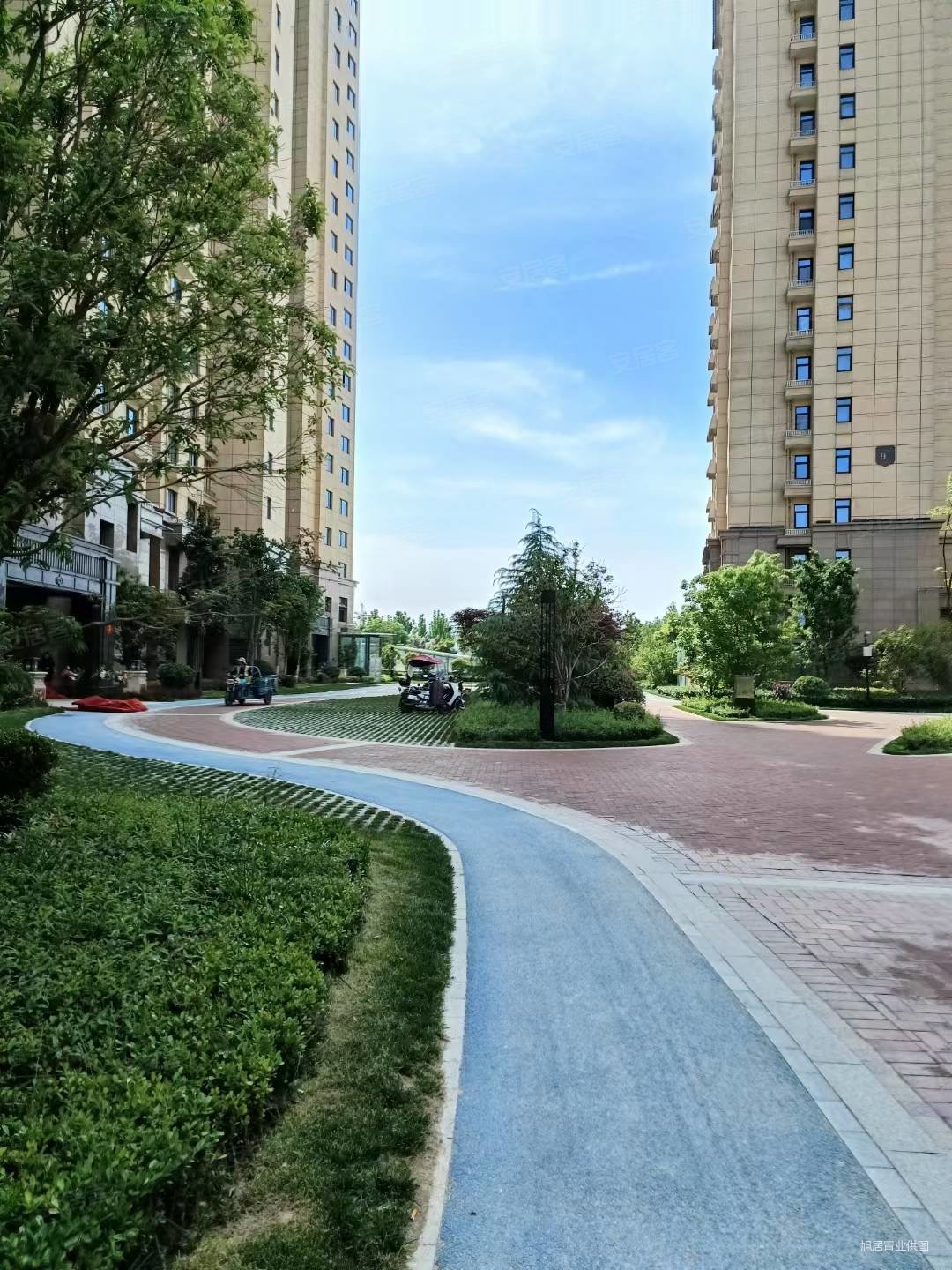 港务区 碧水湾 毛坯3室2卫   楼层好,位置诚心出售