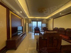 桂林叠彩北门桂林北站旁恒大广场豪华装修180平大三房3500元月出租房源真实图片