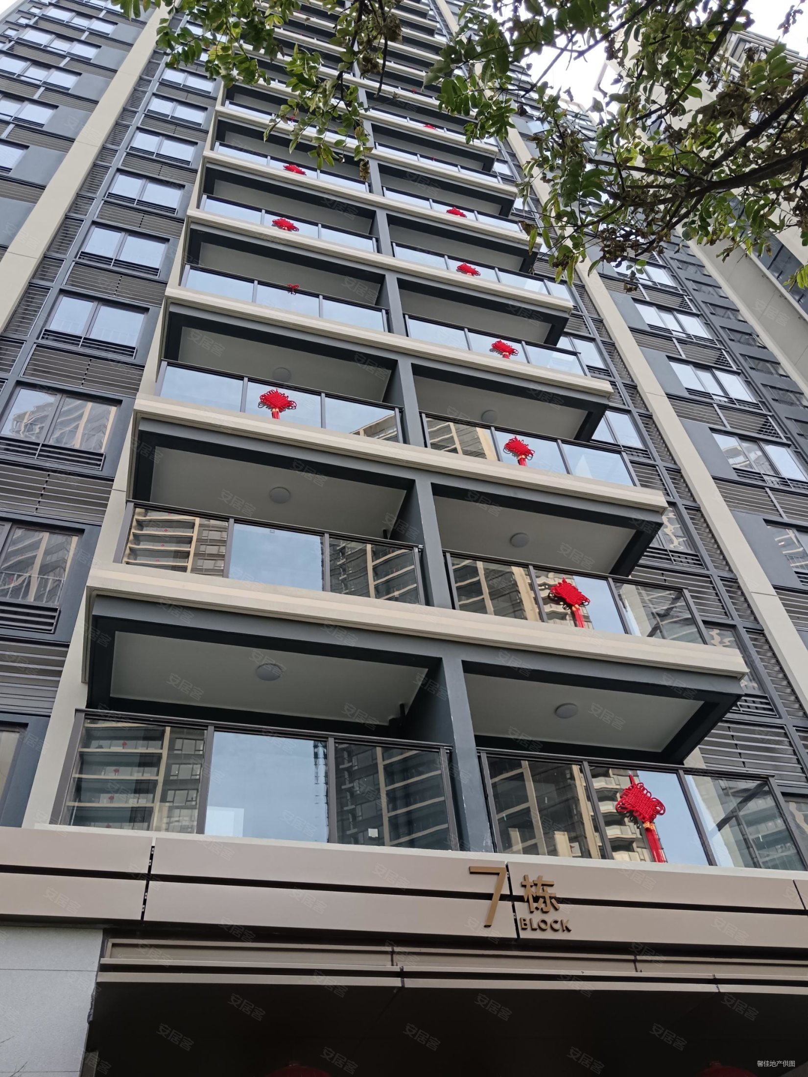 中建弘阳德信湾璟壹号兴隆路3室2厅2卫9353平方米