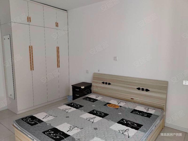 龙海家园c区电梯房南北通透交通便利小区环境优美