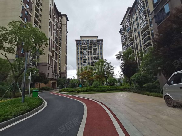 清镇碧桂园西南上城观山府金阳客车站旁西南上城观山府精装大4房带大