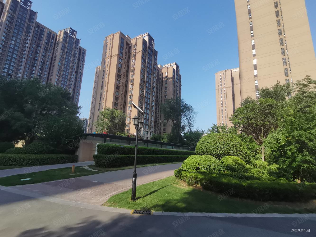 三桥地铁口 央企保利 品质小区 业主急售 看房方便 小两室,保利金香槟