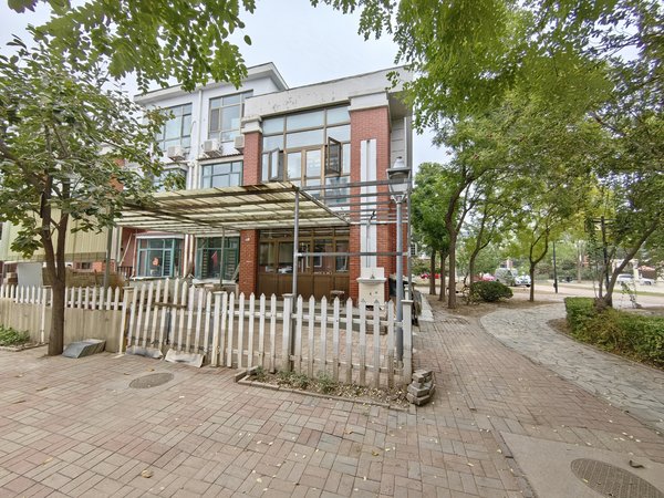 大院别墅!李七庄 育水佳苑 联排金角 带3个停车位!出租房源真实图片