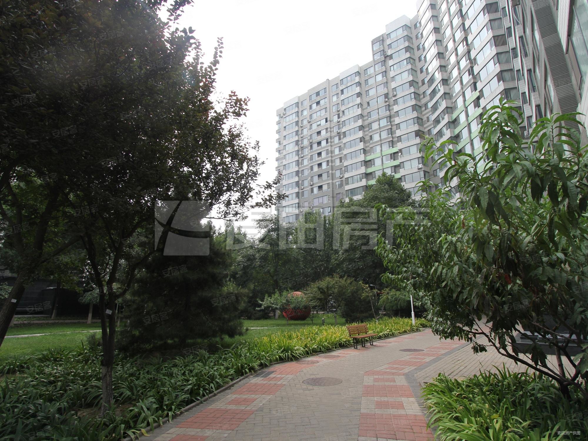 华鼎世家2室2厅2卫132.63㎡西南1095万