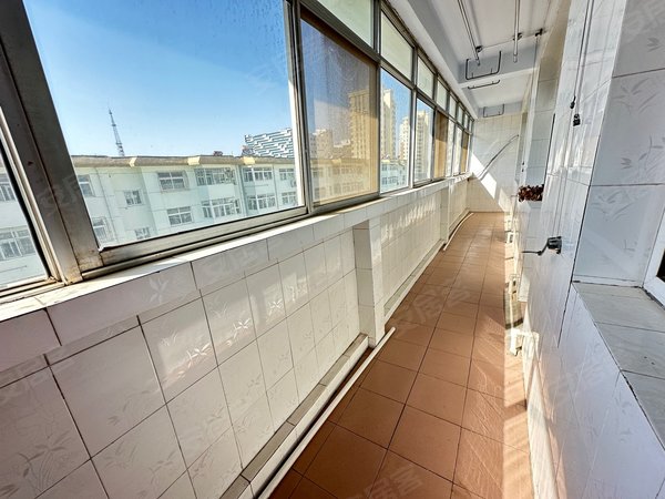 衡水桃城怡然城南苑小区衡百国际南苑小区六楼 三室两厅 家具家电齐全 拎包入住出租房源真实图片