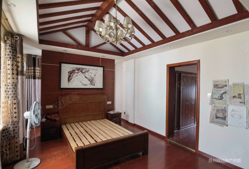 甪直中心港岛花园别墅南进门南花园南临河全明地下室精装诚心出售