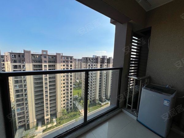 嘉兴海宁海宁市区鸿翔杨柳郡鸿翔杨柳郡 3室2厅2卫 1800元月 电梯房