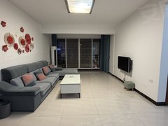 桂林七星毅峰路七星 万达旁 精装大3房 家具家电齐全 拎包入住出租房源真实图片