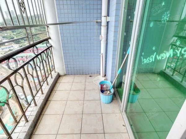 深圳罗湖布心金洲花园布吉万象汇旁 南北通透三房 精装修 拎包入住