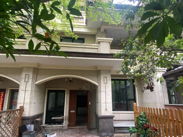 重庆沙坪坝大学城龙湖u城6组团(别墅)龙湖u城6组团(别墅) 4室2厅3卫