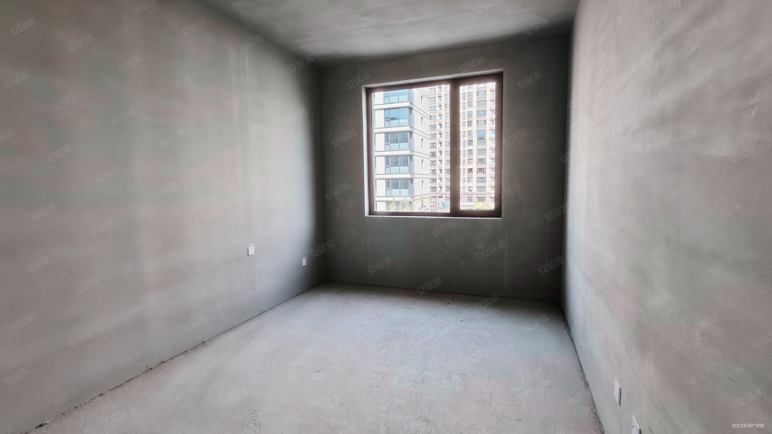 云玺首府4室2厅4卫239㎡南北257万