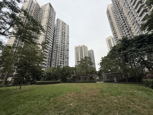 深圳宝安沙井西荟城三期沙井地铁口,西荟城朝南精装3房,拎包入住,成熟