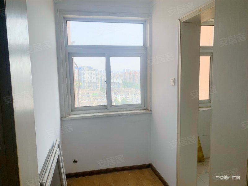 医疗配套成熟 精装可拎包入住 正规商品房 出行方便,紫瑞园二手房,58