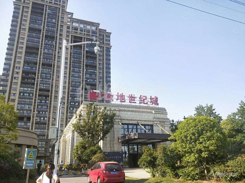 138平158万精装修拎包入住周山汇水绿地世纪城