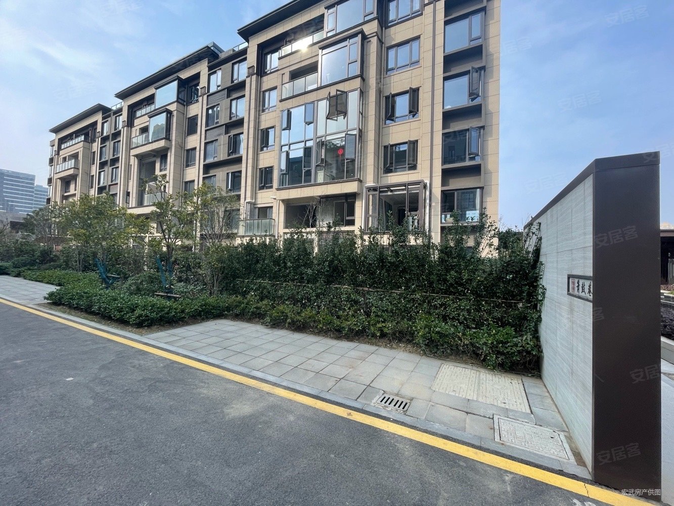 号外号外锡山八佰伴洋房叠墅款清拿房