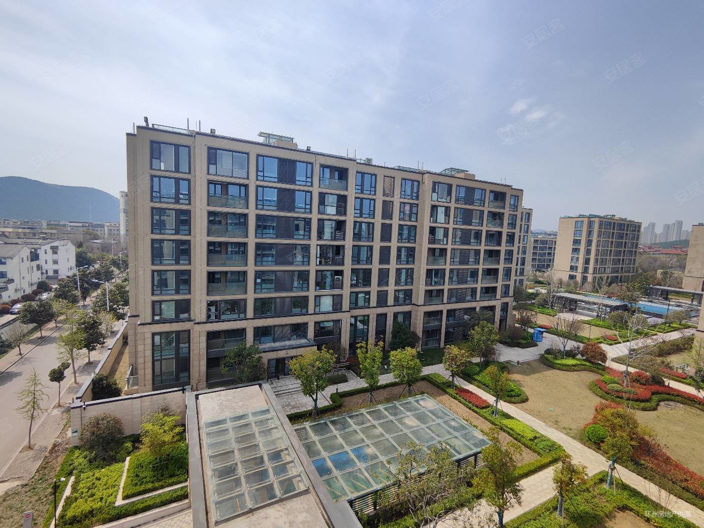 蓝城兰园4室2厅3卫166.03㎡南北215万