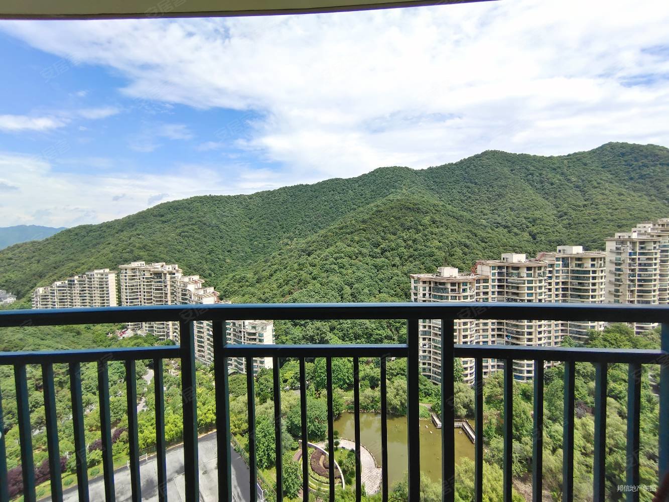 华庭云顶急售2室生活和度假的距离不过是换双鞋下个电梯