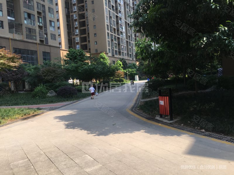 滨江国际业主自住精装两室