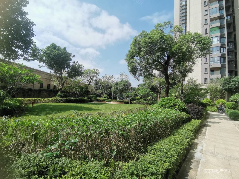 奥园誉山湖四房两厅湖景房售价202万!