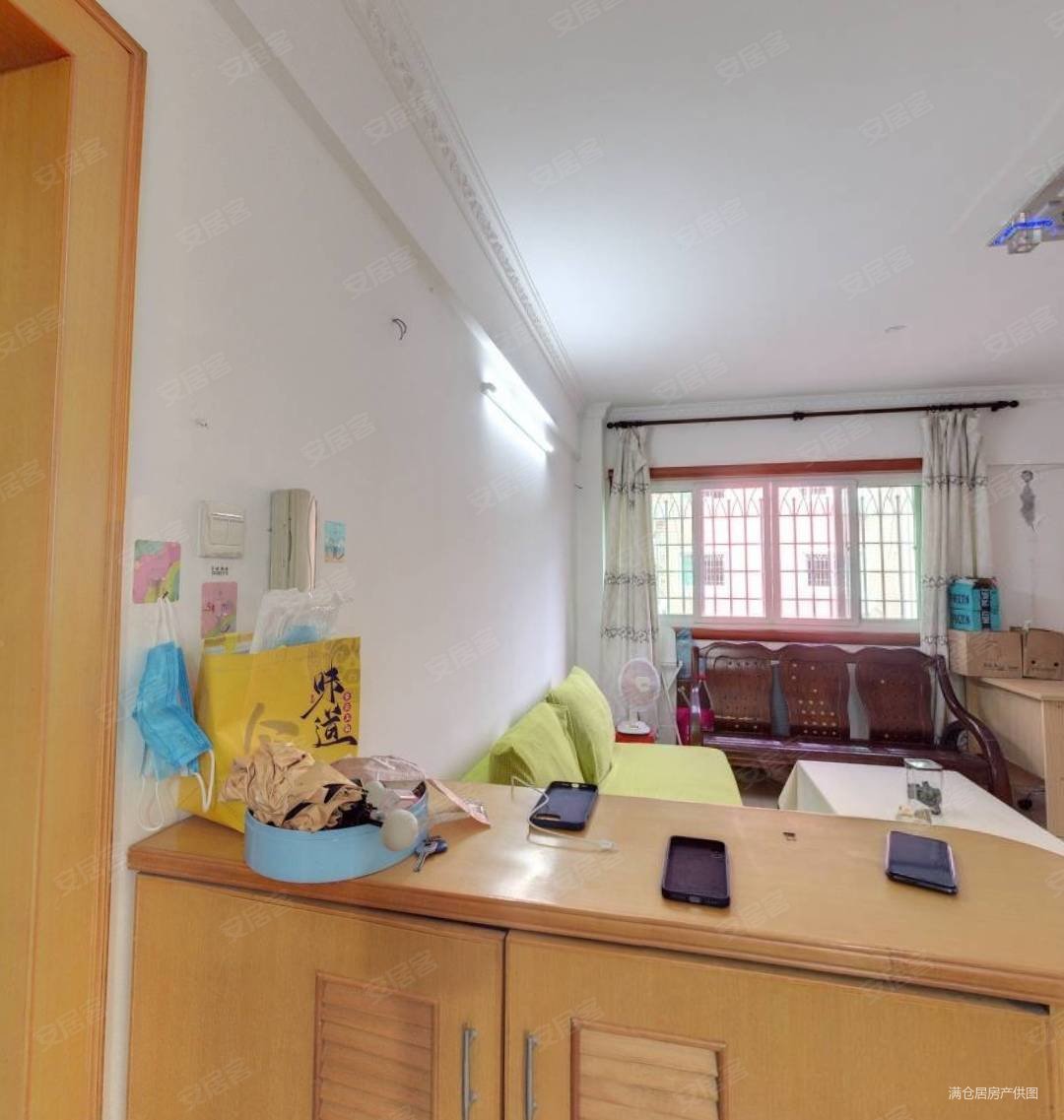 岛内地铁口正3房南北西三面采光, 楼层,有小区,精装修,新湖花园二手房